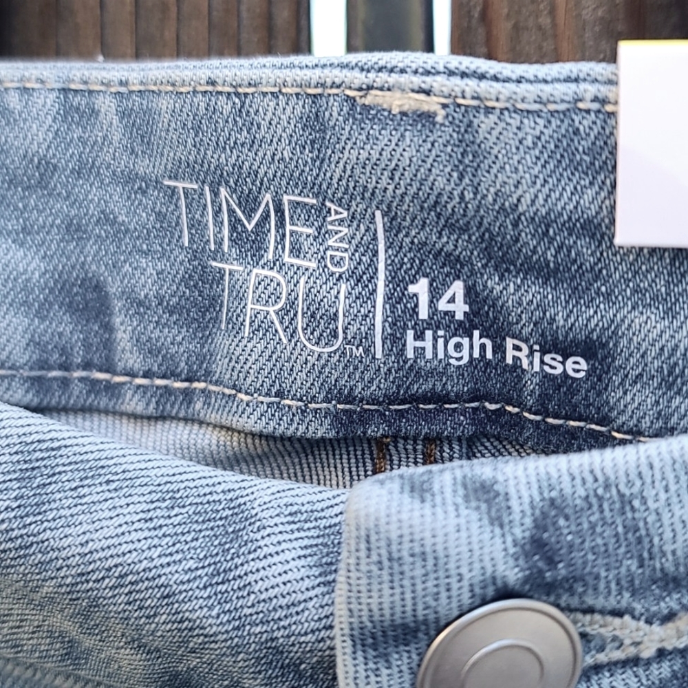 TIME AND TRU High Waisted Wide Leg Jeans 14  Button Up Stretch Raw Hem Cropped - Picture 5 of 16
